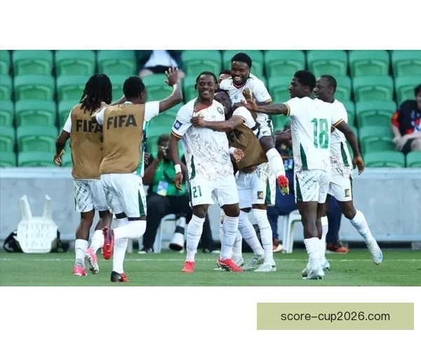 FIFA系列赛国足开局不利九分钟内连丢两球遭喀麦隆零封